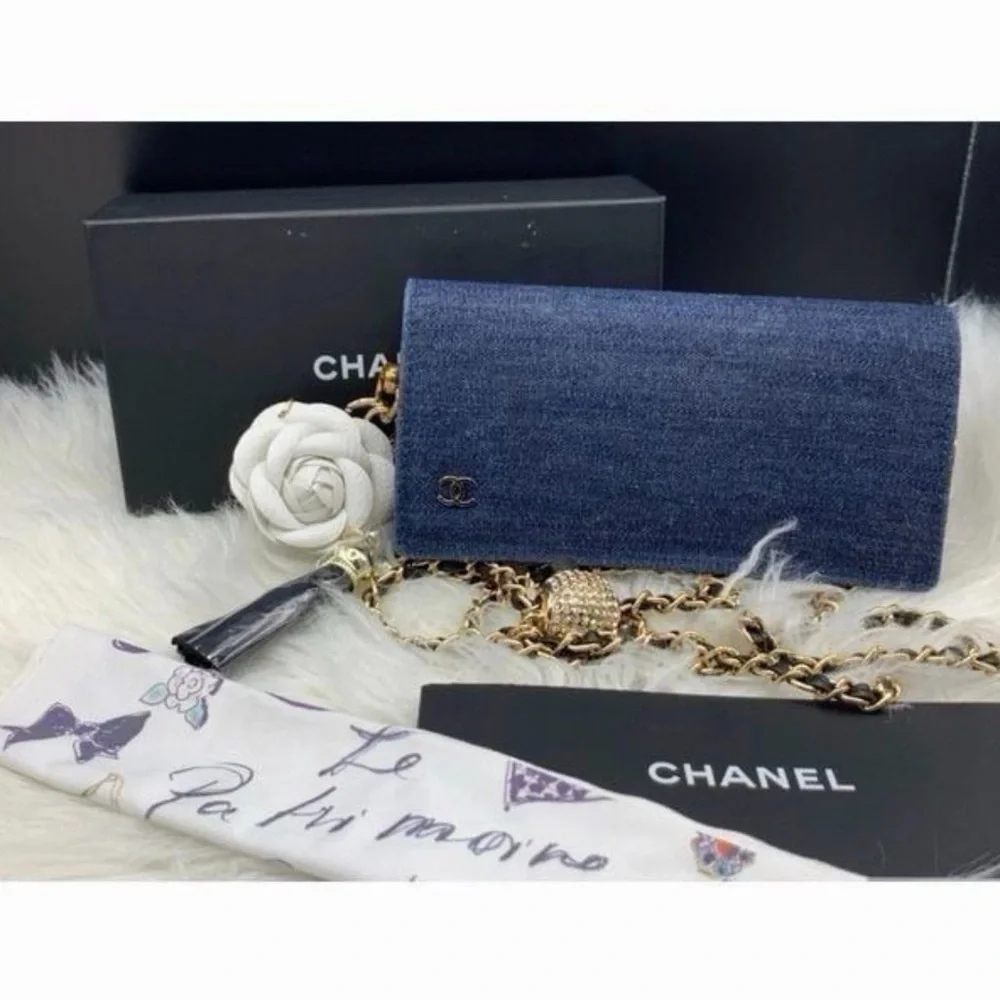 Extremely Rare Chanel Denim Quilted Sunglasses Case Crossbody Purse - Picture 2 of 12